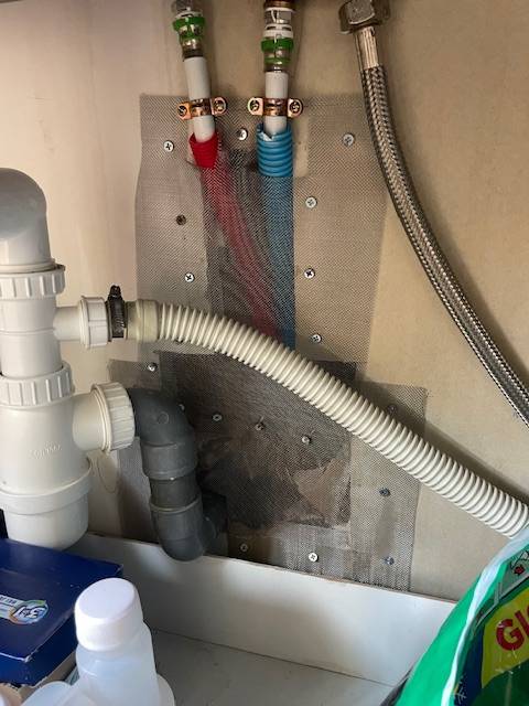 Reboucher le passage de trou de souris rat dans un appartement par Eden Vert 3D